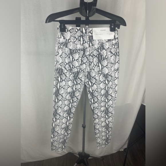 FRAME Snake Skin Denim Pant Size 25 (US-0) NWT - Picture 11 of 14
